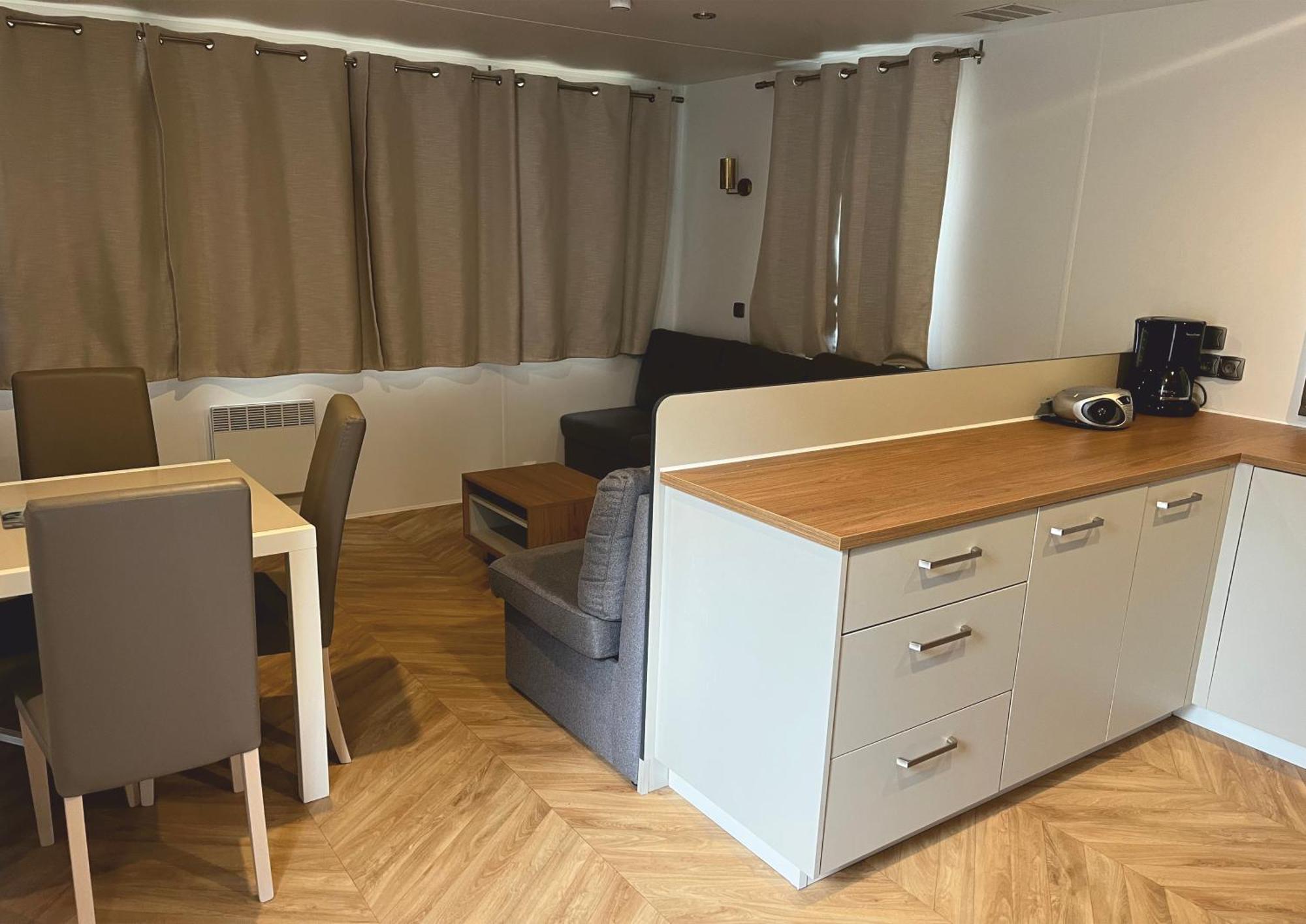 Grand Mobile-home 45m2 Au Calme Et Au Bord De Camping